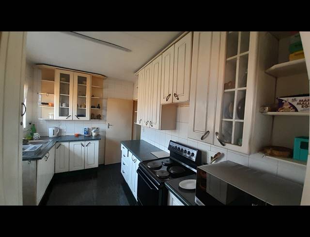5 BEDROOM HOUSE FOR SALE IN KLIPPOORTJE